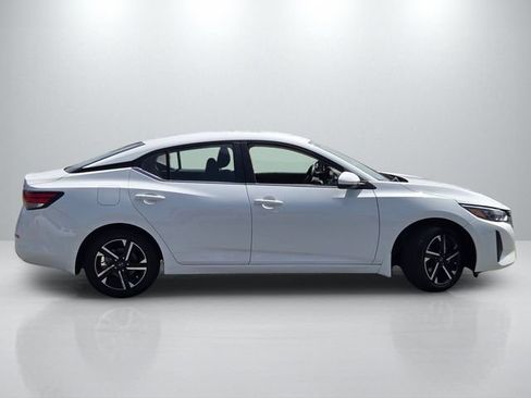 Used 2024 Nissan Sentra SV FWD image 3