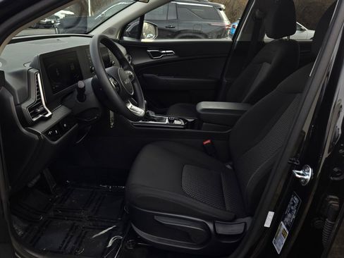 Used 2024 Kia Sportage LX image 20
