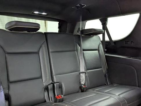 Used 2023 Chevrolet Suburban Premier image 21