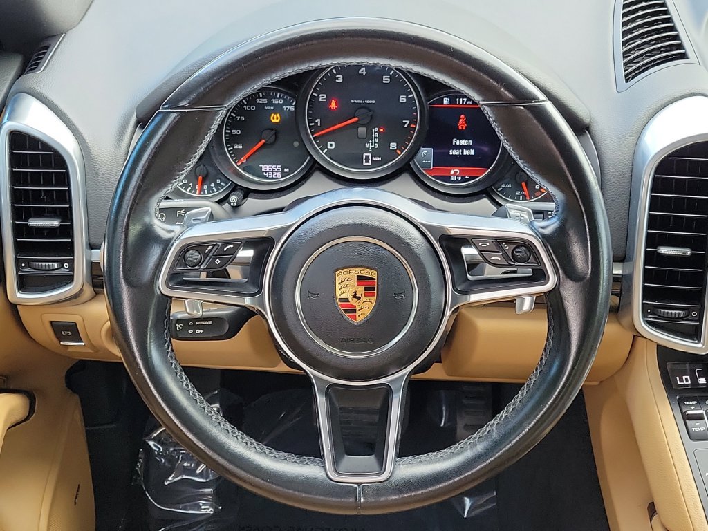 Used 2018 Porsche Cayenne Platinum Edition w/ Premium Package AWD/4WD image 23