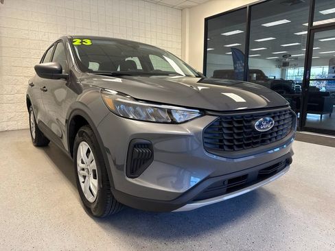 Used 2023 Ford Escape AWD image 9
