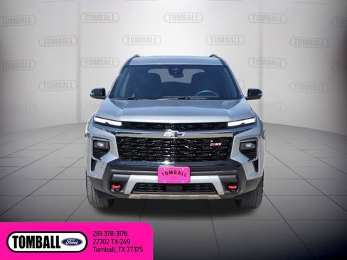 Used 2024 Chevrolet Traverse Z71 AWD/4WD image 2