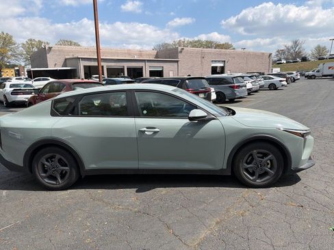 Used 2025 Kia K4 LXS image 4