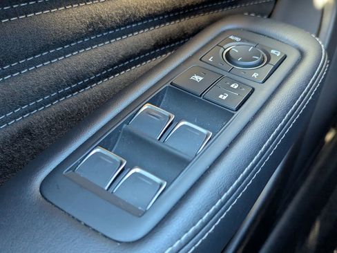 Used 2022 Lexus LS 500 w/ Accessory Package (Z2) image 20