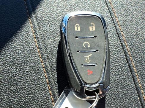 Used 2020 Chevrolet Traverse LT w/ Driver Confidence II Package image 25