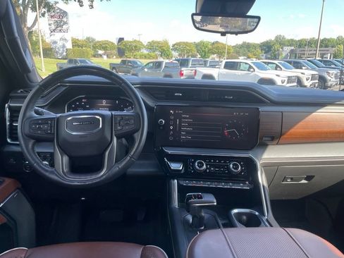 Used 2024 GMC Sierra 1500 Denali Ultimate AWD/4WD image 10