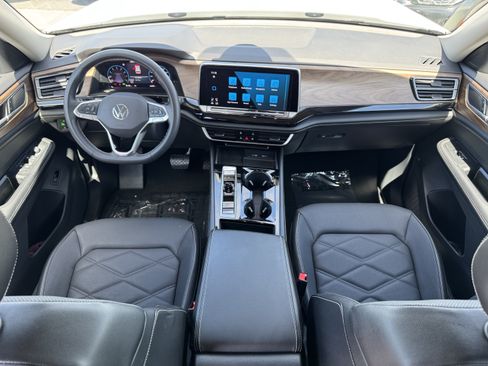 Used 2024 Volkswagen Atlas SE FWD image 27