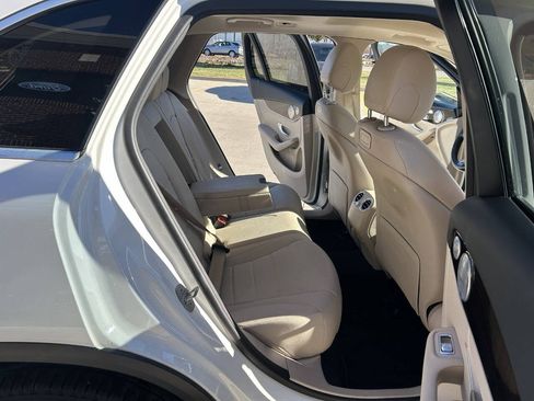 Used 2018 Mercedes-Benz GLC 300 4MATIC image 35