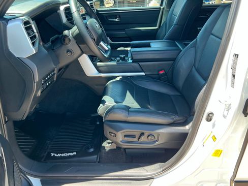 Used 2022 Toyota Tundra Platinum w/ Advanced Package AWD/4WD image 18