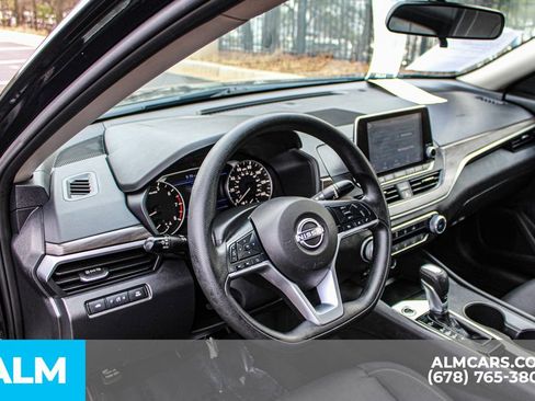 Used 2025 Nissan Altima 2.5 SV image 21