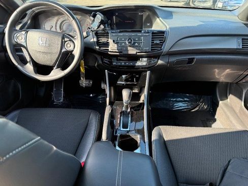 Used 2017 Honda Accord Sport image 12