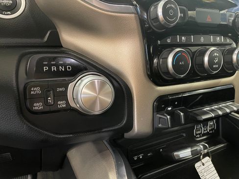 Used 2019 RAM 1500 Laramie AWD/4WD image 19