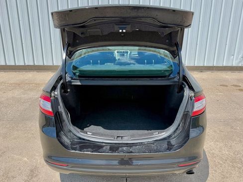 Used 2015 Ford Fusion SE FWD image 16