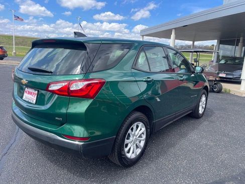Used 2018 Chevrolet Equinox LS AWD/4WD image 2