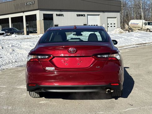 Used 2022 Toyota Camry LE image 6