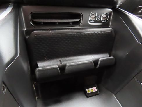 Used 2022 RAM 1500 Big Horn AWD/4WD image 9