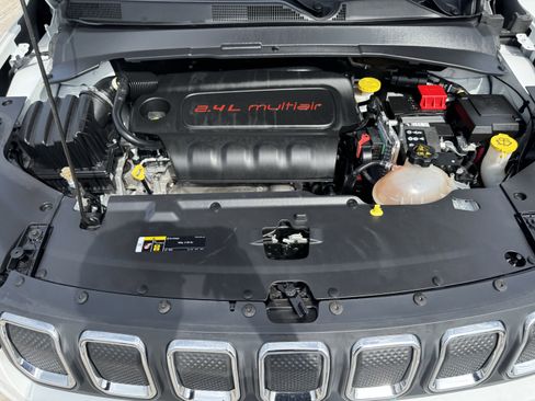 Used 2022 Jeep Compass Latitude w/ Convenience Group FWD image 32