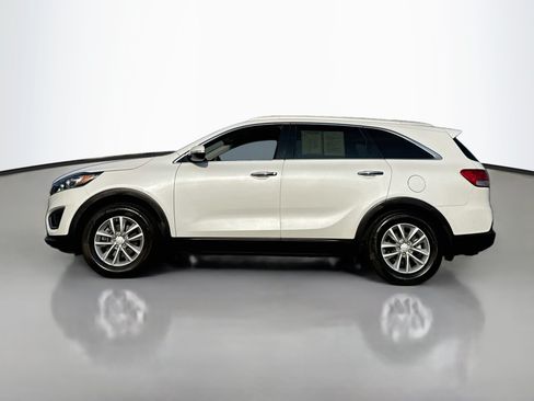 Used 2016 Kia Sorento FWD w/ LX Convenience Package image 4