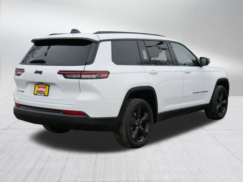 Used 2022 Jeep Grand Cherokee L Laredo image 7