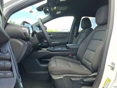 Used 2025 Chevrolet Equinox LT AWD/4WD image 13