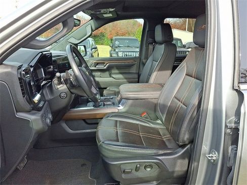 Used 2024 Chevrolet Silverado 1500 High Country w/ Technology Package image 10