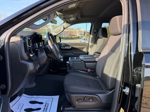 Used 2025 Chevrolet Silverado 1500 LT image 13