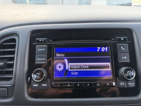 Used 2017 Honda HR-V LX image 11