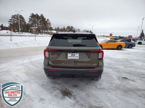 New 2026 Ford Explorer ST-Line image 4
