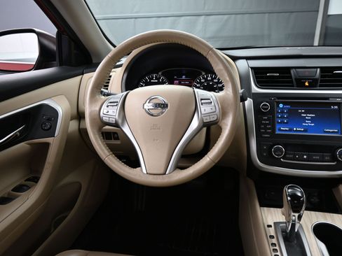 Used 2017 Nissan Altima 2.5 SL w/ 2.5 Technology Package image 13