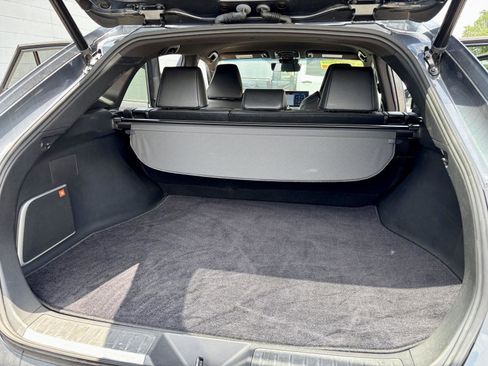 Used 2022 Toyota Venza Limited AWD/4WD image 11
