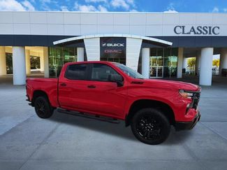 Used 2025 Chevrolet Silverado 1500 Custom Trail Boss w/ Turbomax Blackout Package AWD/4WD video 2