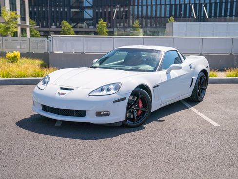 Used 2013 Chevrolet Corvette Grand Sport w/ 2LT Preferred Equipment Group RWD image 1