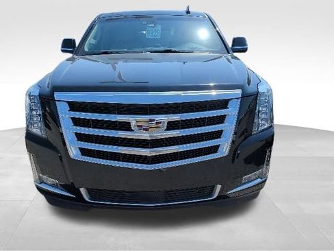 Used 2018 Cadillac Escalade Premium Luxury AWD/4WD image 4