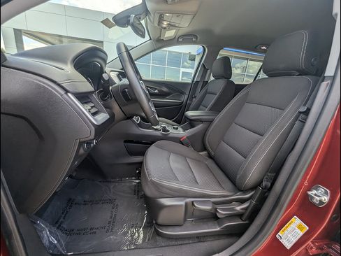 Used 2024 GMC Terrain SLE FWD image 18