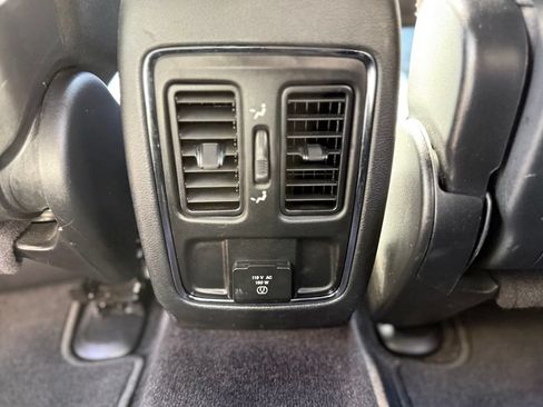 Used 2018 Jeep Grand Cherokee Altitude AWD/4WD image 27