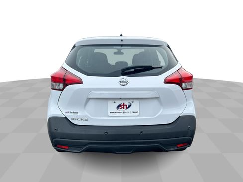 Used 2020 Nissan Kicks S image 8
