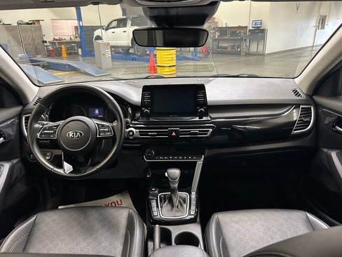 Used 2021 Kia Seltos EX AWD/4WD image 17
