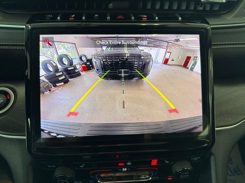 Certified 2023 Jeep Grand Cherokee L Limited w/ Trailer Tow Group (B) AWD/4WD image 17