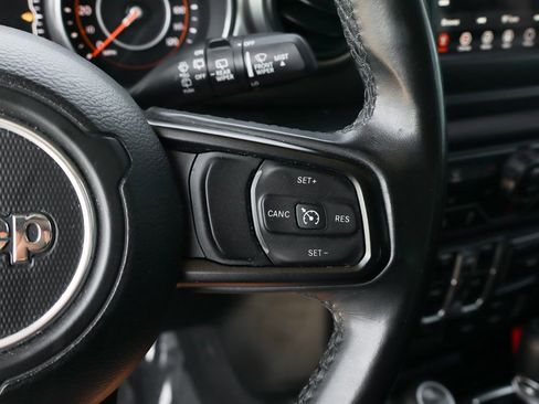 Used 2018 Jeep Wrangler Unlimited Sport S image 24