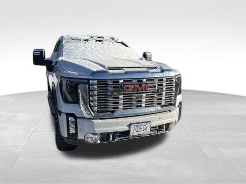 Used 2024 GMC Sierra 3500 Denali w/ Denali Reserve Package image 3