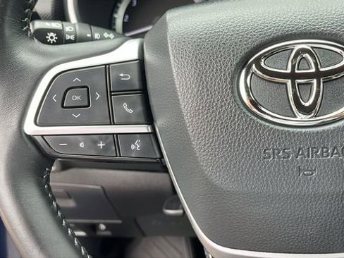 Certified 2024 Toyota Highlander XSE AWD/4WD image 12