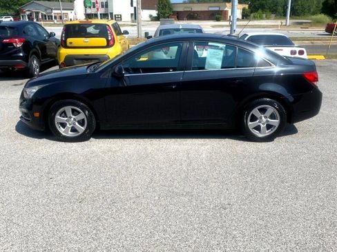 Used 2015 Chevrolet Cruze LT image 2