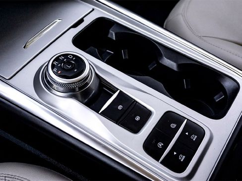 Used 2024 Ford Explorer Limited image 25