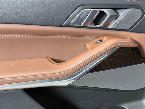 Used 2021 BMW X5 xDrive40i w/ M Sport Package image 23