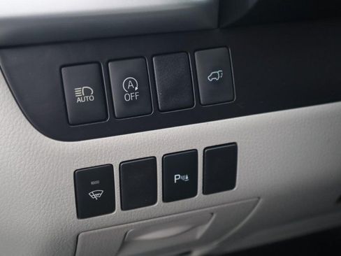 Used 2018 Toyota Highlander Limited AWD/4WD image 12