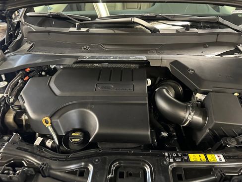 Used 2024 Land Rover Discovery Sport S image 18