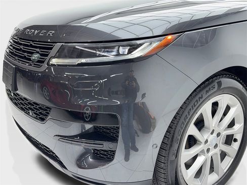 Used 2025 Land Rover Range Rover Sport image 5