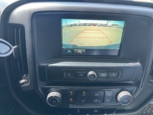 Used 2018 Chevrolet Silverado 1500 Custom w/ Custom Convenience Package RWD image 9