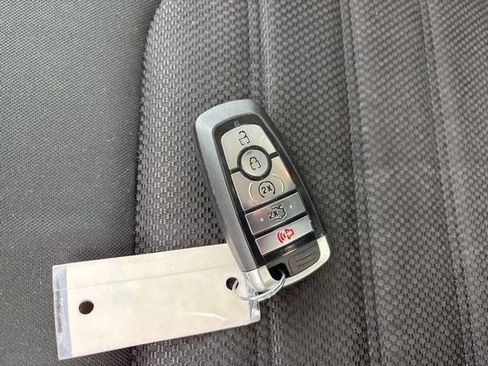 Used 2020 Ford Fusion SE image 51