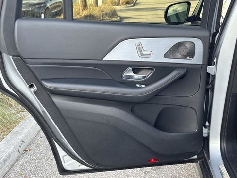 Used 2025 Mercedes-Benz GLS 450 4MATIC image 13